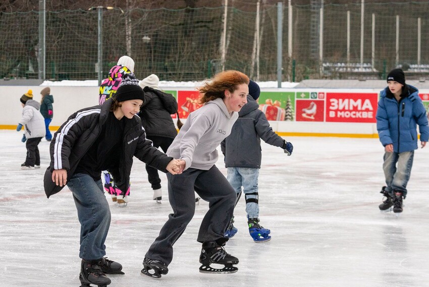 Зимние тренировки по катанию на конька в парке «Останкино»