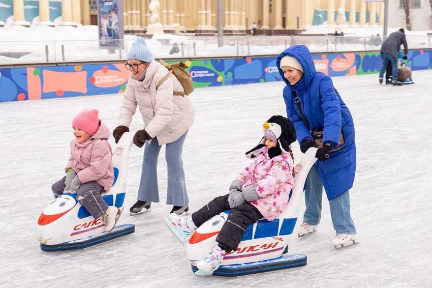 Спортивно-развлекательная программа к 90-летию «Союзмультфильма» на ледовой арене ВДНХ