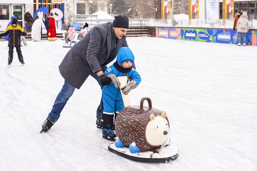 Спортивно-развлекательная программа к 90-летию «Союзмультфильма» на ледовой арене ВДНХ