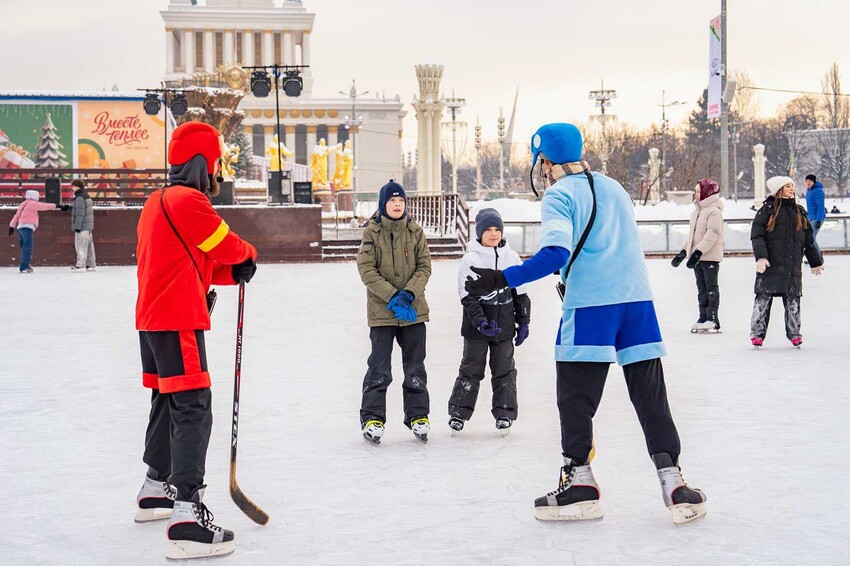 Спортивно-развлекательная программа к 90-летию «Союзмультфильма» на ледовой арене ВДНХ