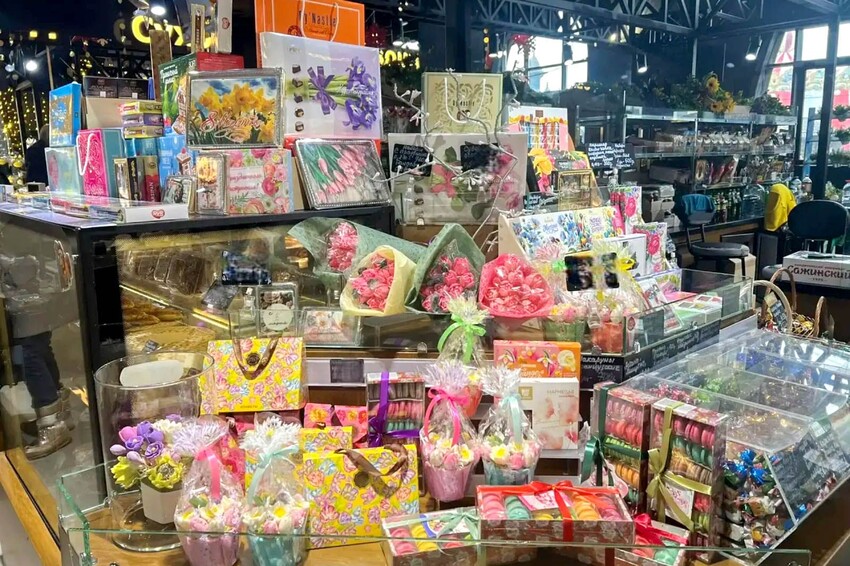 К 8 Марта московские ярмарки подготовили вкусные подарки, скидки и мастер-классы