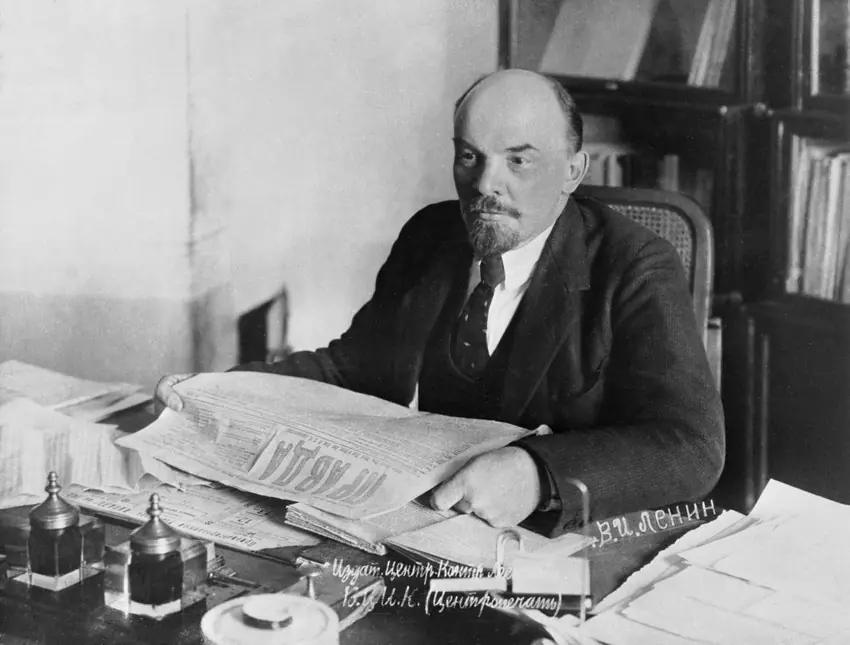 Выставка «Фотохронике ТАСС 100 ЛЕТ»
