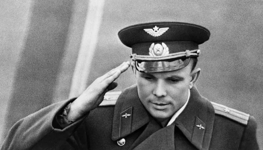 Выставка «Фотохронике ТАСС 100 ЛЕТ»