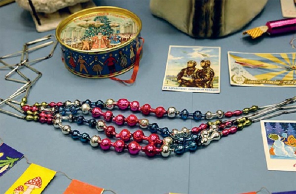 История новогодней игрушки