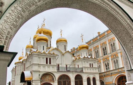 Экскурсия по территории Кремля и временным выставкам