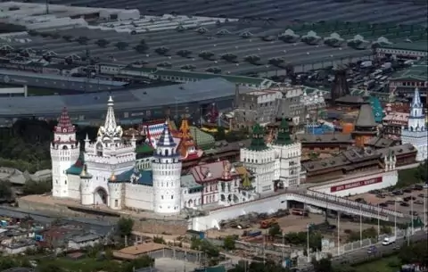 Вернисаж в Измайлово — старейший блошиный рынок Москвы