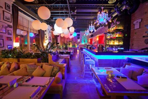 Follow Me Cafe