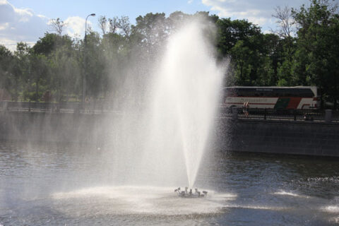 Болотная площадь и фонтаны Водоотводного канала