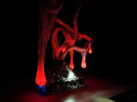 Выставка «Чёрный вигвам»: путешествие вглубь бессознательного