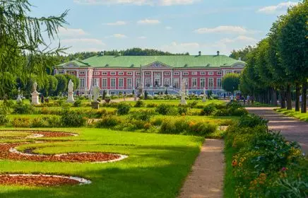 Где бесплатно можно посидеть в Москве? Лучший центр Москвы для посещения