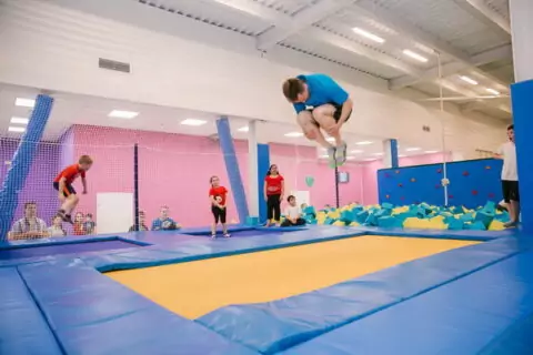 Батутный центр «Космос»
