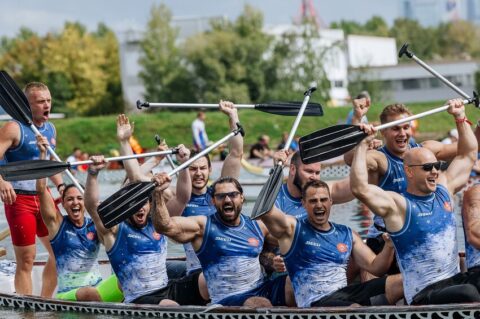 Международный турнир по гребле на байдарках и каноэ проходит в Москве