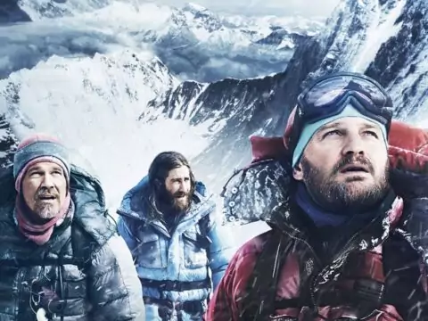 ТОП-10 фильмов про выживание в жутком холоде