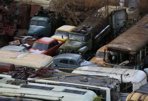 Кладбище городского транспорта