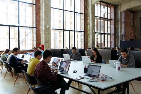 75 коворкингов в Москве, где можно арендовать рабочее место
