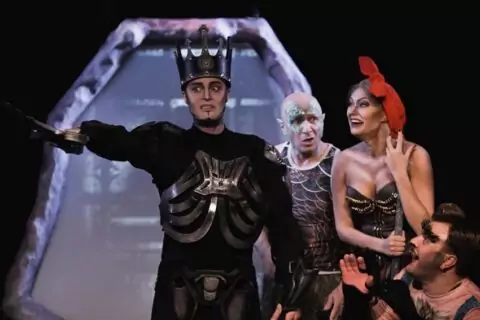 Спектакль «Маша и Витя против диких гитар»