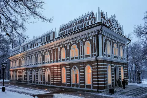 Оперный дом (Средний дворец) в Царицыно