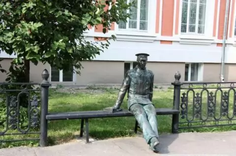 Памятник «Студент»