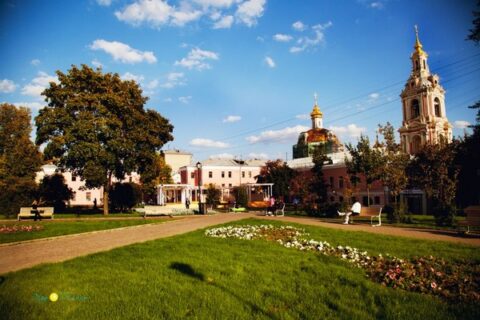 Сад им. Баумана — зеленый оазис в центре Москвы