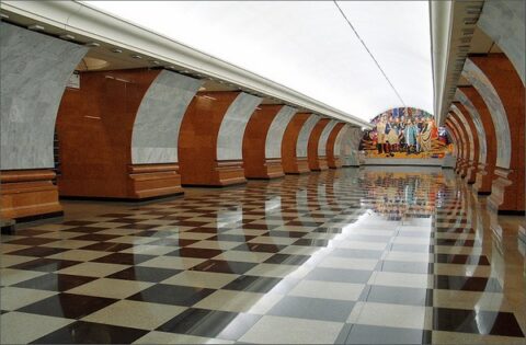 Какая самая глубокая станция метро в Москве