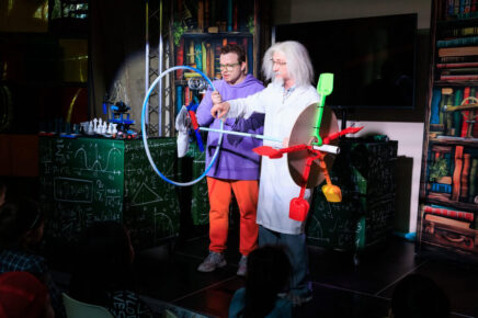 Детский спектакль «Учёная семейка и роботы»