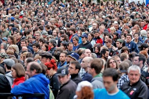 Сколько в Москве проживает людей