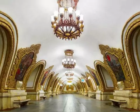 15 самых красивых и запоминающихся станций московского метро