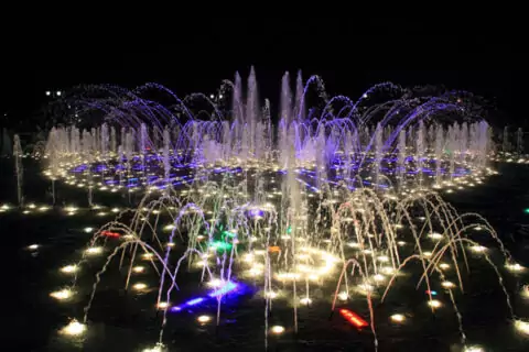 Светомузыкальный фонтан в парке Царицыно