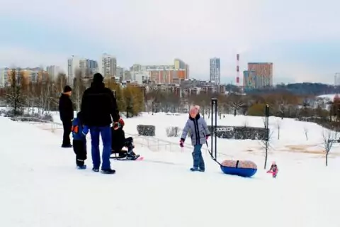 Тюбинговая горка в парке Митино