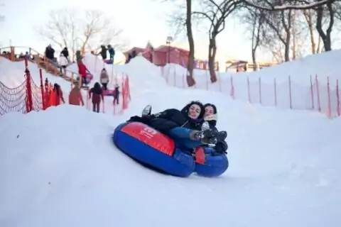 Тюбинговая горка в парке Царицыно