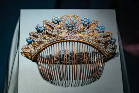 Выставка «Очарование красоты. Из истории ювелирных украшений в России»