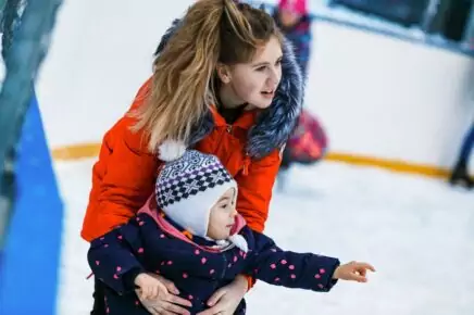 Зимние тренировки по катанию на конька в парке «Останкино»