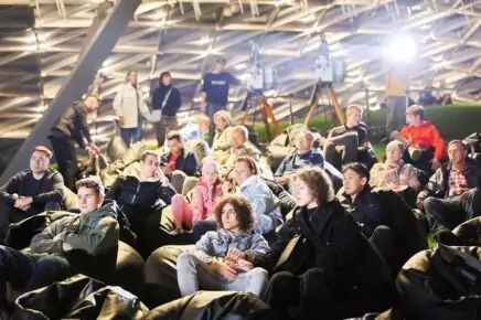 Кинолето в «Зарядье»: в парке покажут лучшие советские и российские фильмы