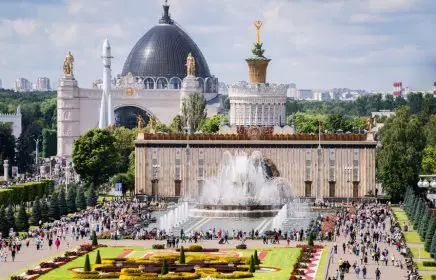 Где бесплатно можно посидеть в Москве? Лучший центр Москвы для посещения