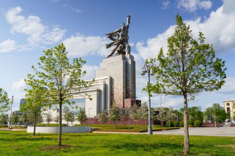 ВДНХ приглашает на экскурсию ко дню рождения Веры Мухиной