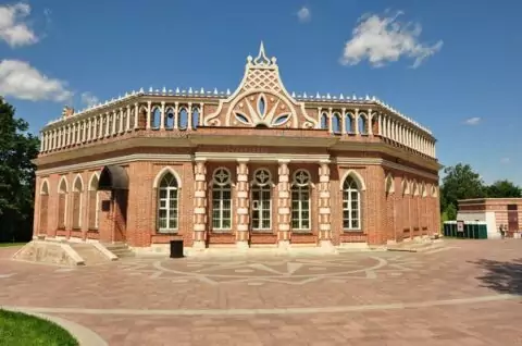 Второй Кавалерский корпус парка Царицыно