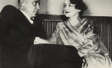 Экспозиция «Дневник Мастера и Маргариты. Михаил и Елена Булгаковы»