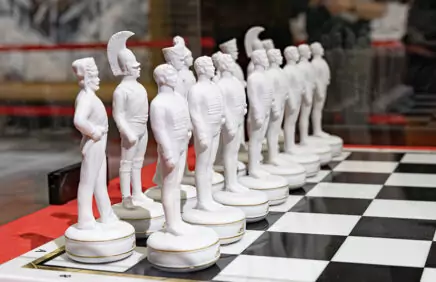 Выставка «История в фарфоре. Патриотическая скульптура Императорского фарфорового завода»