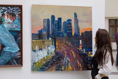 Выставка «Московские отражения» в Атриуме Московского Международного Университета