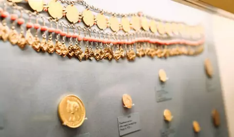 Выставка «Тайные знаки и символы на монетах»