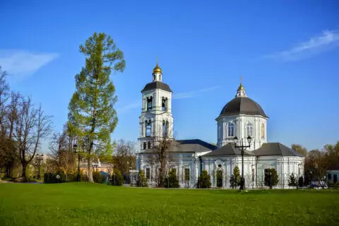 Храм иконы Божией Матери «Живоносный источник» в парке Царицыно